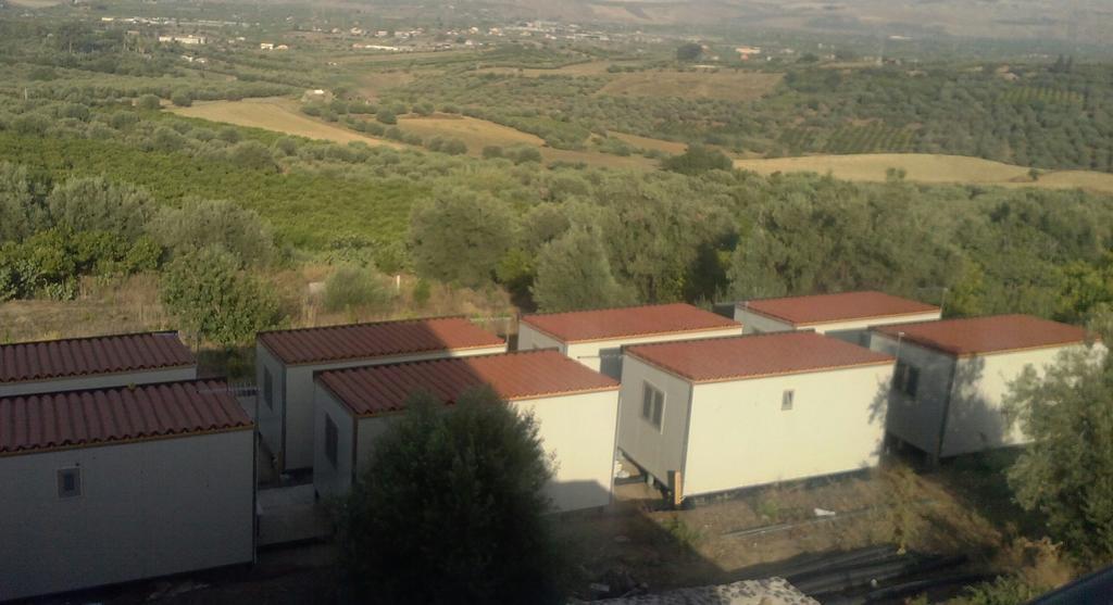 Sivillage Motta SantʼAnastasia Extérieur photo