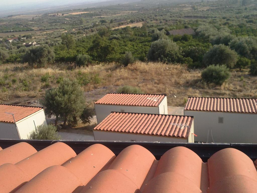 Sivillage Motta SantʼAnastasia Extérieur photo